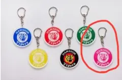 【新品】ガチャCANオリジナル阪神タイガースアクリルキーホルダー　ピンク