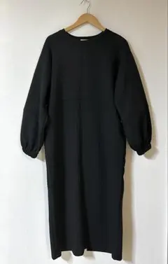 in field ニットワンピース