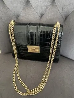 CHARLES & KEITH クロコダイル型押しバッグ