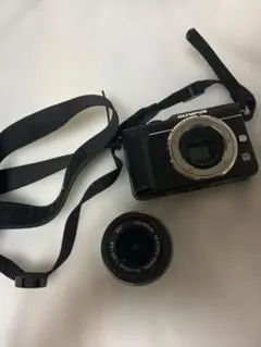 OLYMPUS ミラーレス 本体 レンズ付　ジャンク品のサムネイル