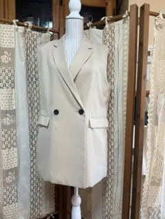 【黒猫様専用】GU★ベージュ ダブルブレスト スリーブレス ベスト