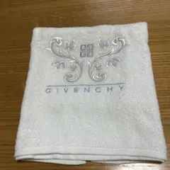 GIVENCHY 刺繍入りホワイトバスタオル