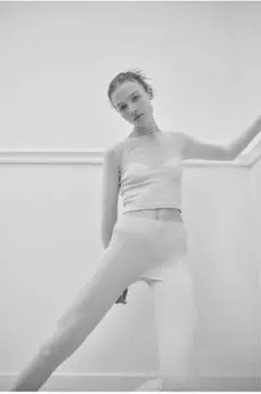 ZARA シームレスマッチングトップス　エクリュ