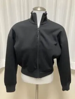 ブラック ハイネックジップアップ スウェット　UNIQLO クロップド丈