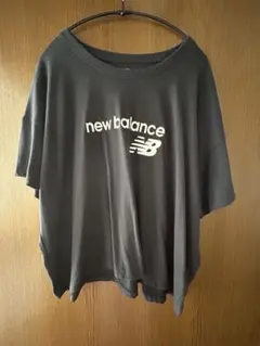 ニューバランス　オーバーサイズTシャツのサムネイル