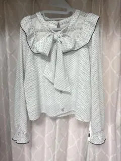 【evelyn】ドット柄フリルブラウス