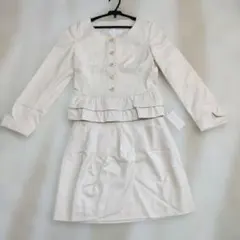 新品、未使用　Ferux フェルゥ　ペプラムスーツ