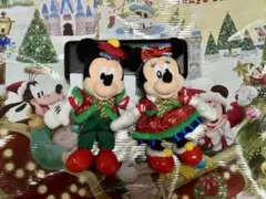 【新品】ディズニー クリスマス2025 ぬいぐるみバッジ ミッキー ミニー