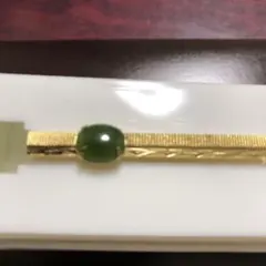 金色ストライプネクタイピン 緑石付き