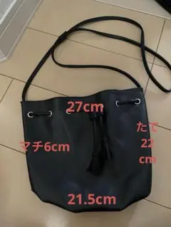 フリンジ付き巾着型ショルダーバッグのサムネイル