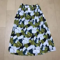 【新品】fifthプリーツロングスカート 花柄　フリーサイズ　グリーン