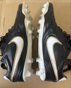 あ*こ様 NIKE Tiempo Guri IC ブラック26cm フットサル - メルカリ