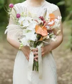 急激値下げします！ ウェディングブーケとブーケトニア