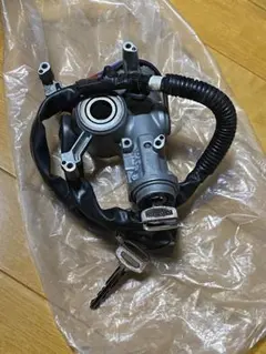日野 デュトロ ワイド Wキャブ メインキーシリンダー XZU412 H.16年のサムネイル