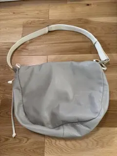 ブランベール　グレー ショルダーバッグ