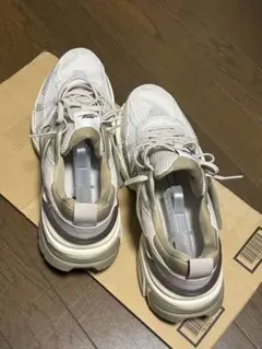 ナイキ　V2Kラン