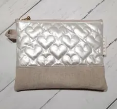 ハート模様のキルティング地で作ったフラットポーチ
