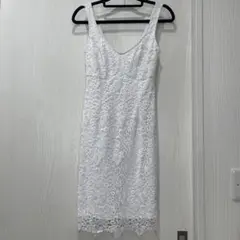 白いレースのドレス Guess
