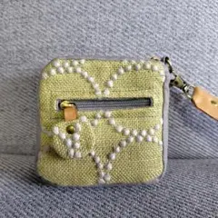 ミナペルホネンカードが入るバックチャーム