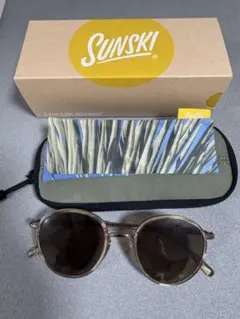 SUNSKI サングラス ケース付きのサムネイル