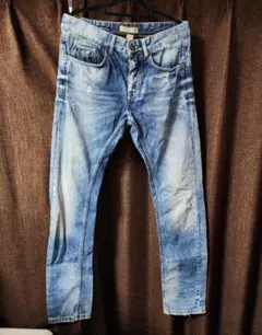 【 Bershka 】ストレート ダメージ デニム