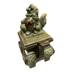 翡翠 獅子彫刻 約10cm 良好 221g 専用台座付 翡翠製 獅子彫刻付き円形容器 - メルカリ