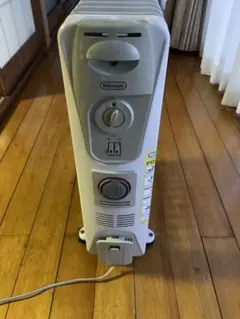 T*i様 DeLonghi MDHU15-PB縦型オイルヒーター 1500W - メルカリ