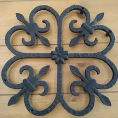 【あや様専用】LIXIL　玄関ドア　小窓用後付鋳物