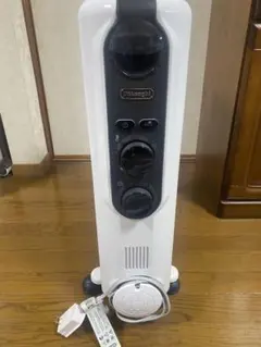De'Longhi オイルヒーター ホワイト　美品　たのメル便で安心きれい Amazon | DeLonghi (デロンギ) オイルヒーター [ ホワイト+ブラウン