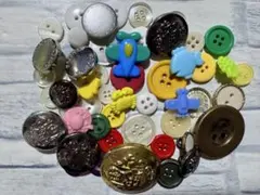 ボタン【エンブレム•ホワイト•カラフル系】