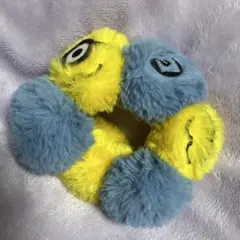 ミニオン ポンポン付き ヘアゴム シュシュ