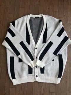 ホワイトとブラックのストライプカーディガン
