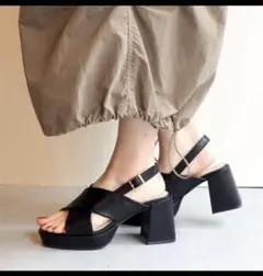 byあしながおじさん　黒サンダルのサムネイル