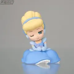 Disney Princess 肩ズン Hug. フィギュア　シンデレラ