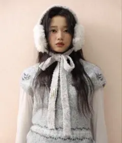 ホワイト　リボン　ファー付き耳あて