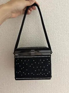 Bibiy. ベロア がま口 チェーンバッグ ブラックショルダーバッグ Bibiy. ベロア がま口 チェーンバッグ ブラックショルダーバッグ