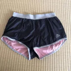 adidas ショートパンツ 黒/ピンク