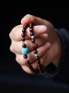 茶色の木製ビーズとターコイズの数珠