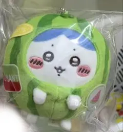 ちいかわ　chiikawa ハチワレ　海外限定　マスコット　スイカのサムネイル