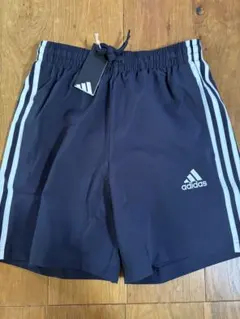 adidas ショートパンツ ネイビー　Mサイズのサムネイル