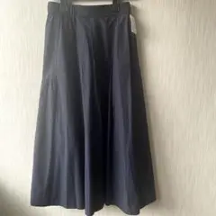 新品未使用　シンシアタフタギャザースカート　アンタイトル　Mネイビー