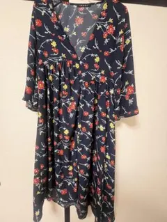 INGNI ノーカラーVネック花柄ワンピース　羽織り　デート服　女子会