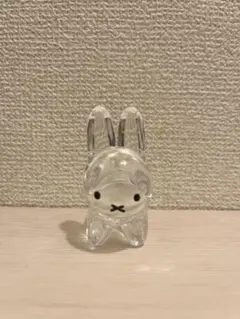 ブルーナアニマル　アクリルフィギュア　うさぎ　クリアカラーミッフィー