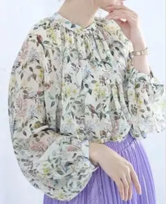 新品未使用タグ付き♪サワアラモード　小鳥が集うお花畑のシアーシャツブラウスML