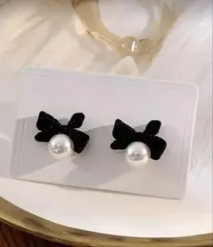 パールとリボンのスタッドピアス