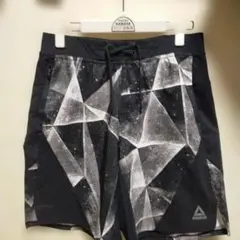 Reebok 幾何学模様 トレーニングショートパンツ