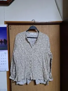 セルフサービス☆ベージュ花柄長袖シャツ