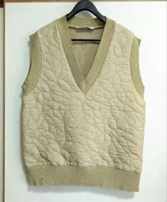 ZARAキルティング Vネック ノースリーブベスト