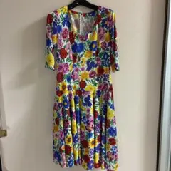 フラワープリント Aラインワンピース