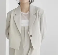 ANGIE アンジェ　ショート テーラードジャケット クロップド　ショート丈